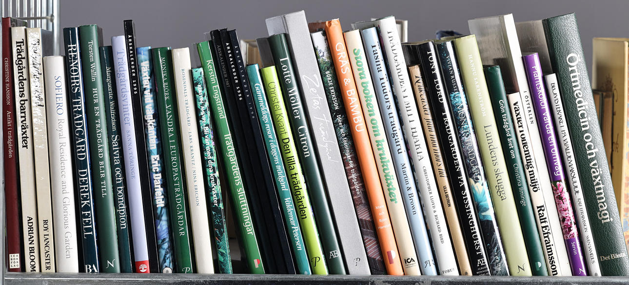 SAMLING BÖCKER, om växter och trädgård.