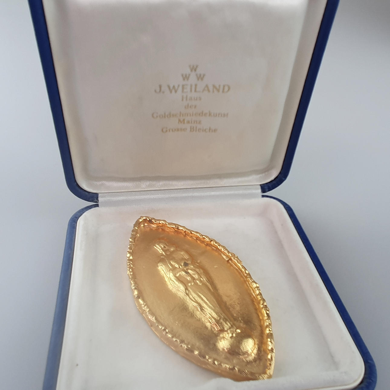 Reliefplakette "MADONNA MIT KIND" - Metall, vergoldet.