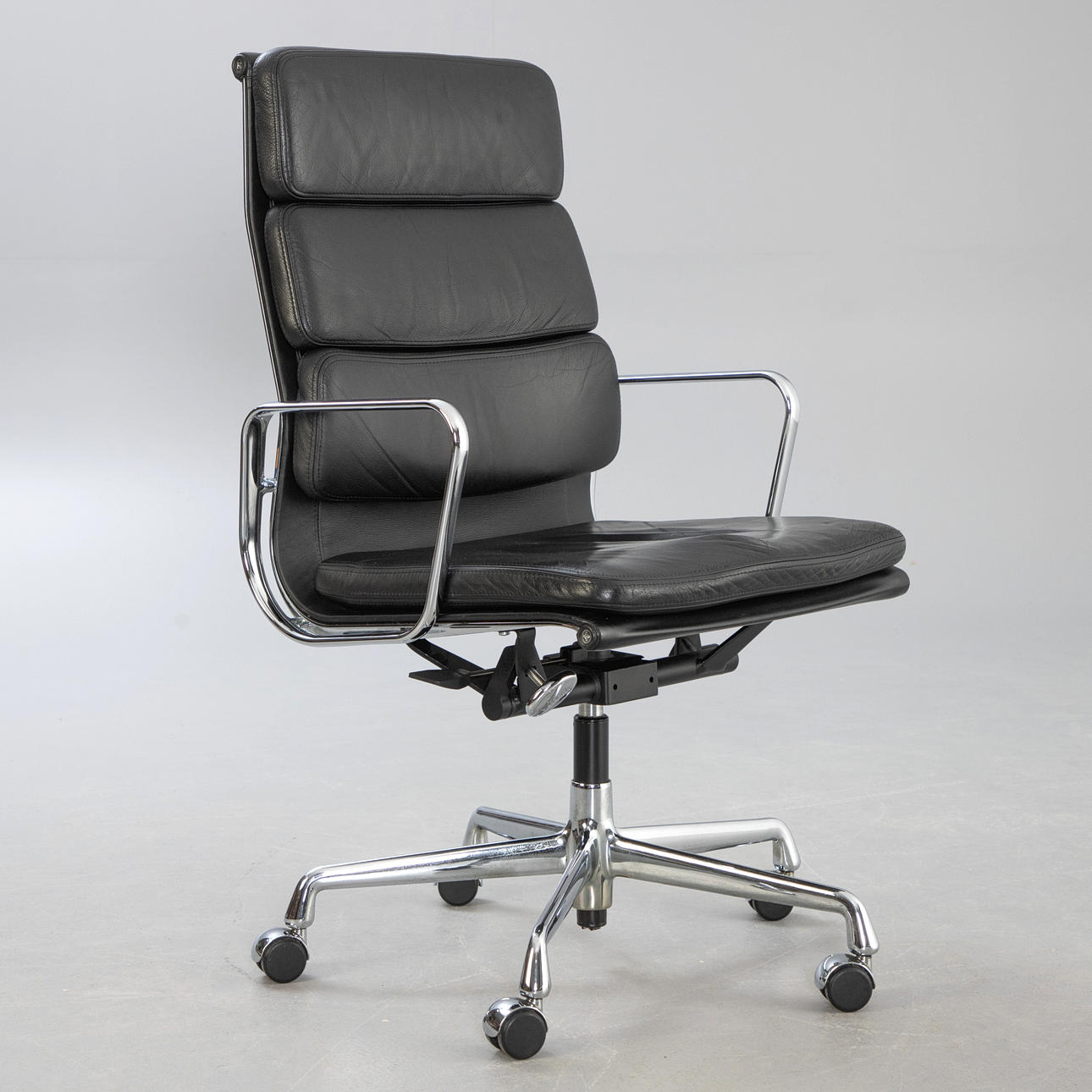 CHARLES & RAY EAMES, kontorstol Softpad EA219 til Vitra.