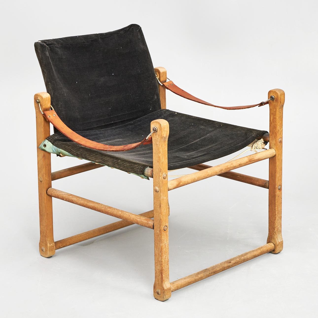 safaristol-1960-70-tal-m-bler-f-t-ljer-stolar-auctionet