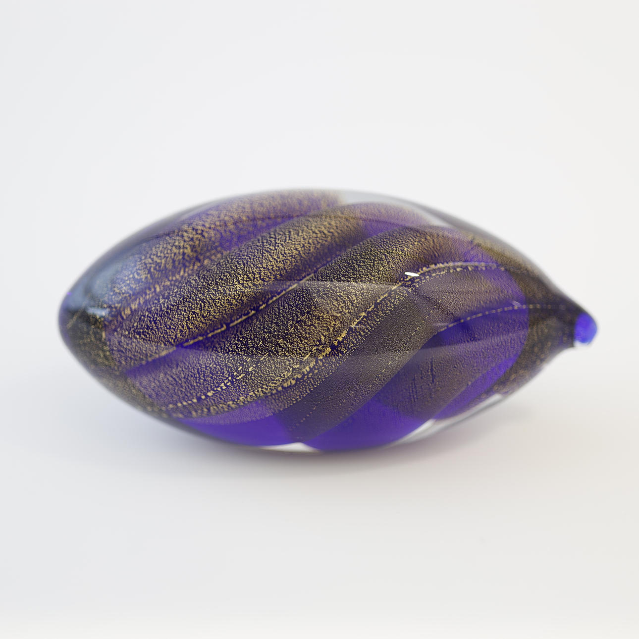 ALLAN SCHARFF. "TROPICAL" BREVPRESSER, Holmegaard Glasværk, 2000, Danmark.