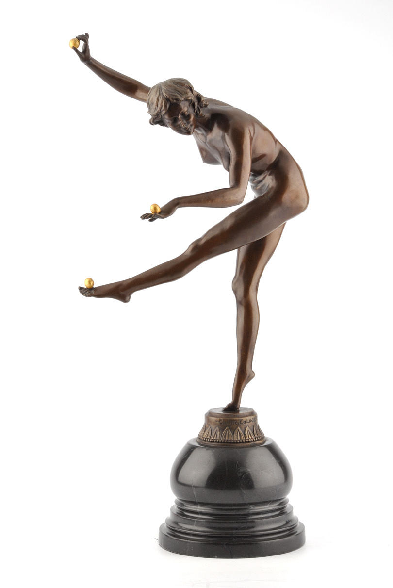 CLAIRE JEANNE ROBERTE COLINET. EFTER. Kvinnlig jonglör, kvinnlig jonglör. Bronsfigur baserad på en gammal modell.