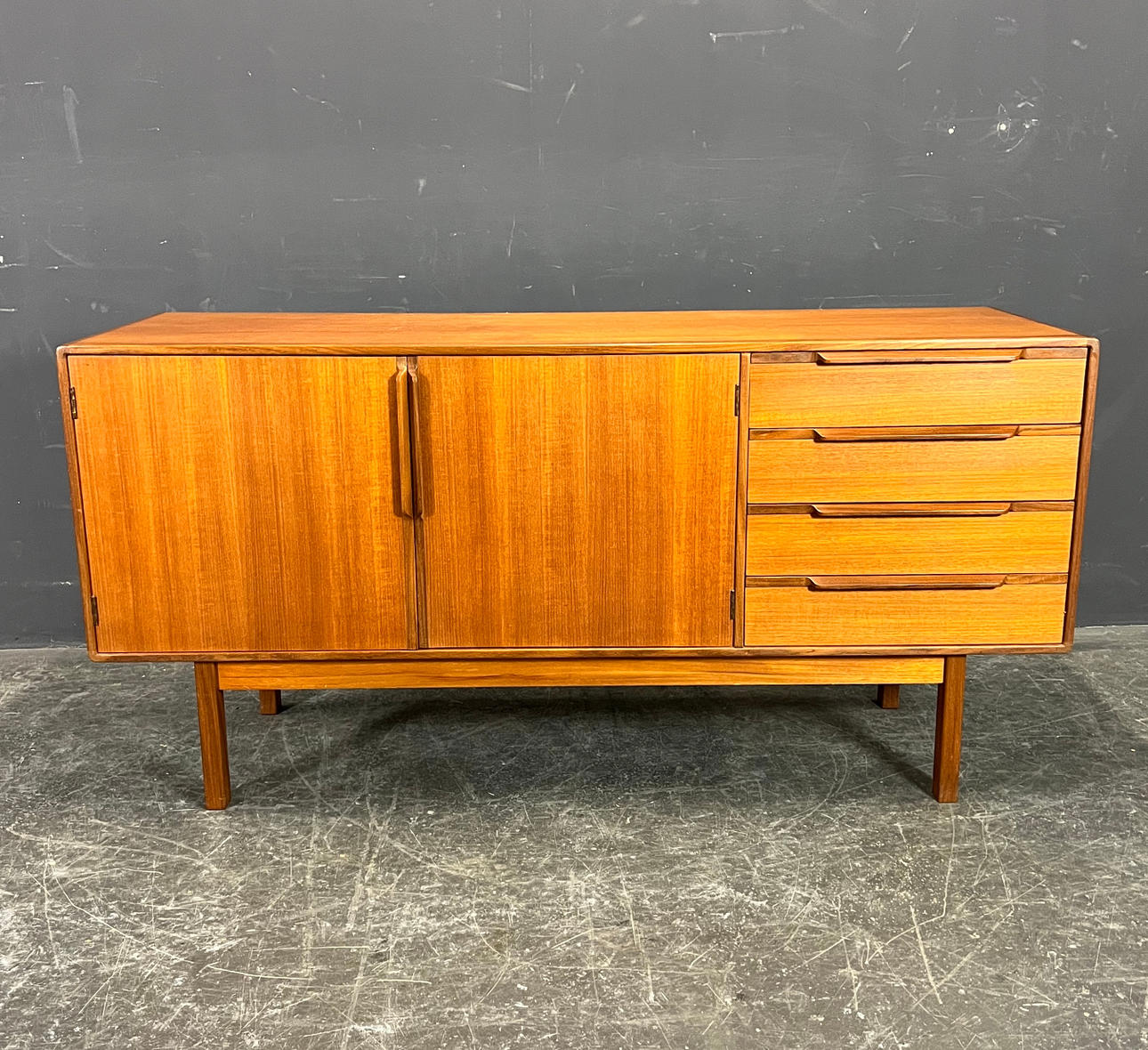 OLLI BORG & JUSSI PEIPPO. SENKKI.