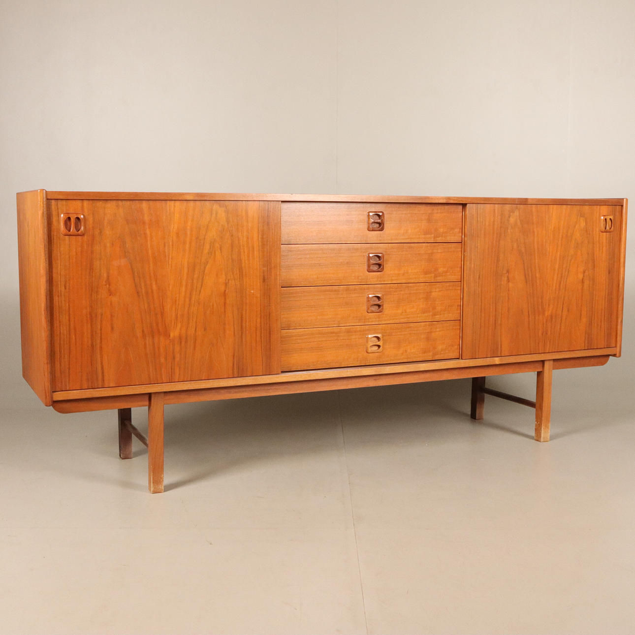 SKÄNK, teak. 1900-talets mitt.