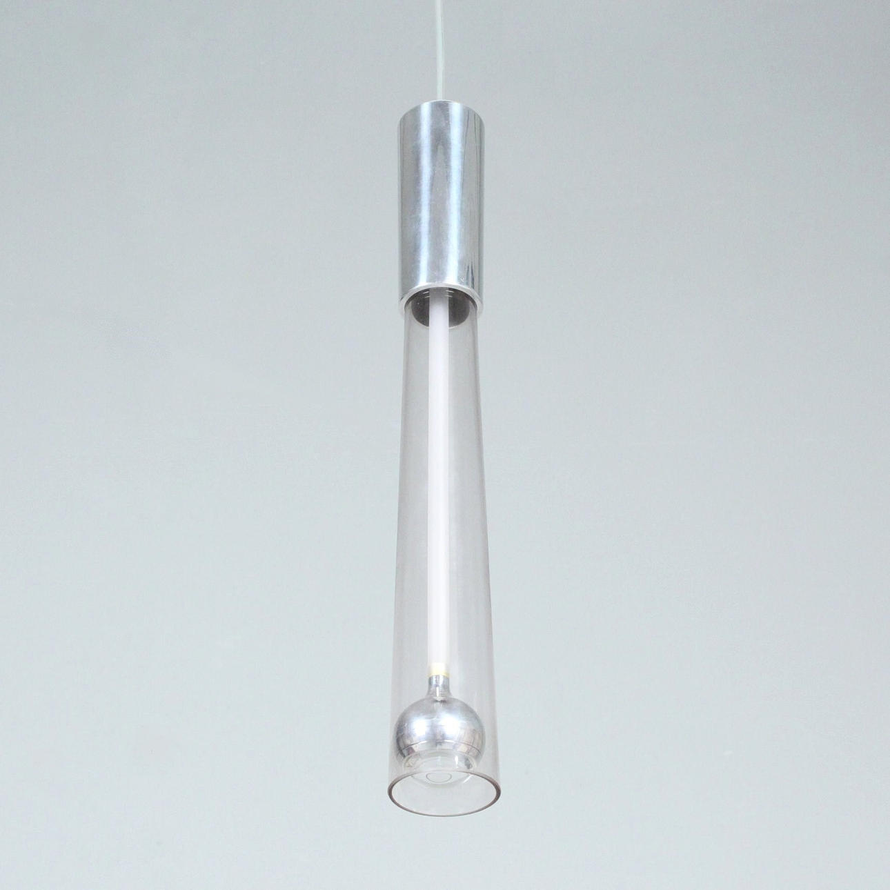 Hängeleuchte / Pendelleuchte mit Glaszylinder.