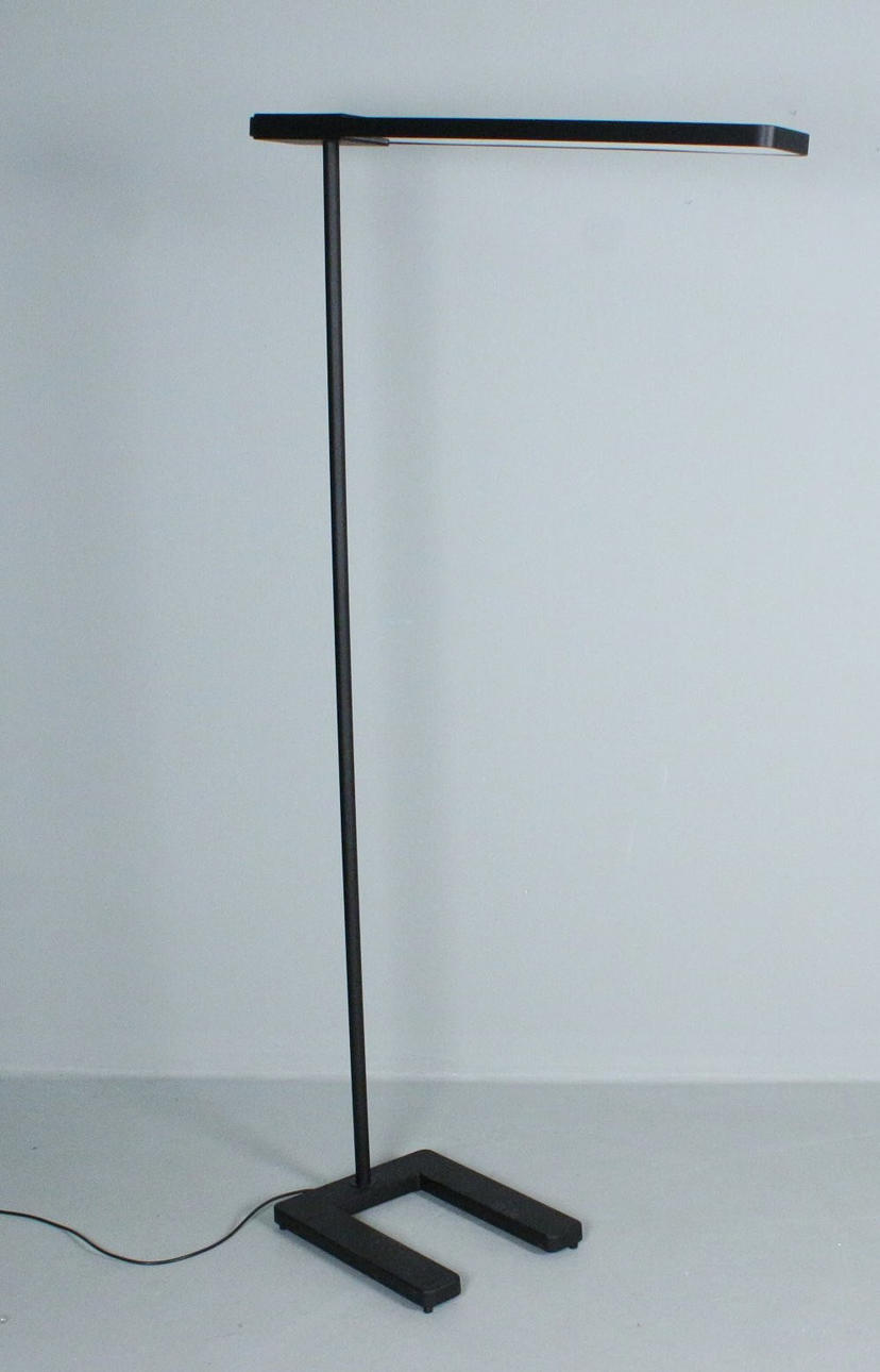 SERIEN LIGHTING. LED Stehleuchte 'Slice'.