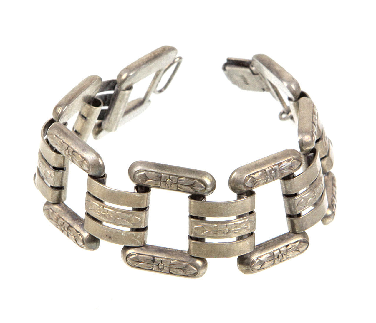 ANTIK GRAVERET ARMBÅND 1920'ERNE.