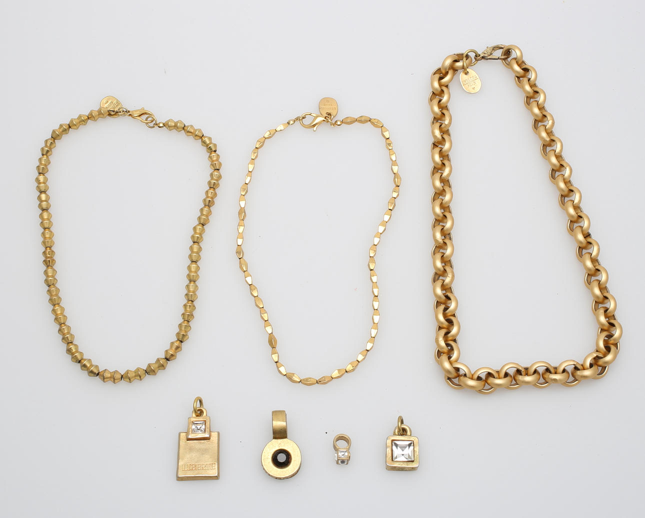 HALSKEDJOR, 3 st samt HÄNGSMYCKEN, 4 st, Dyrberg/Kern.