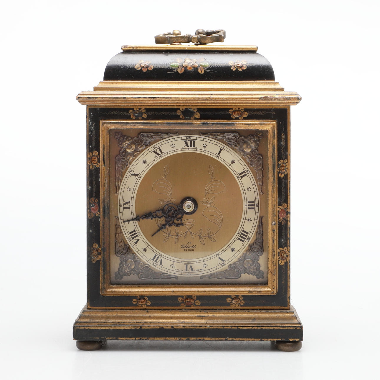 AN ELLIOTT CHINOISERIE DECORATED MANTEL CLOCK.