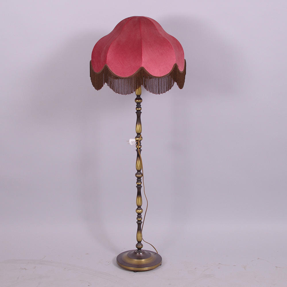 GOLVLAMPA, bronserad metall, sent 1900-tal.