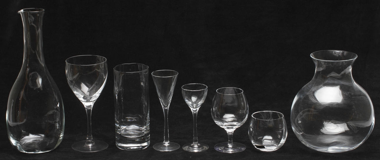 GLASSERVIS, 73 delar, "Chateau", Bertil Vallien, Kosta Boda.