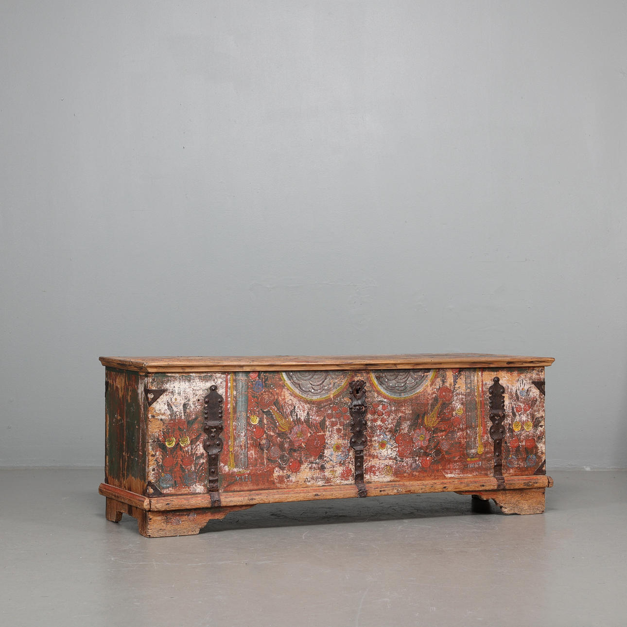 COFFIN, originally painted, early 19th century.