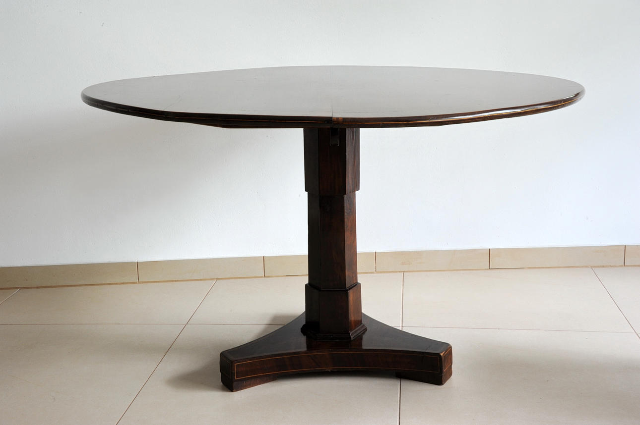 BIEDERMEIER-TISCH. omkring 1835.