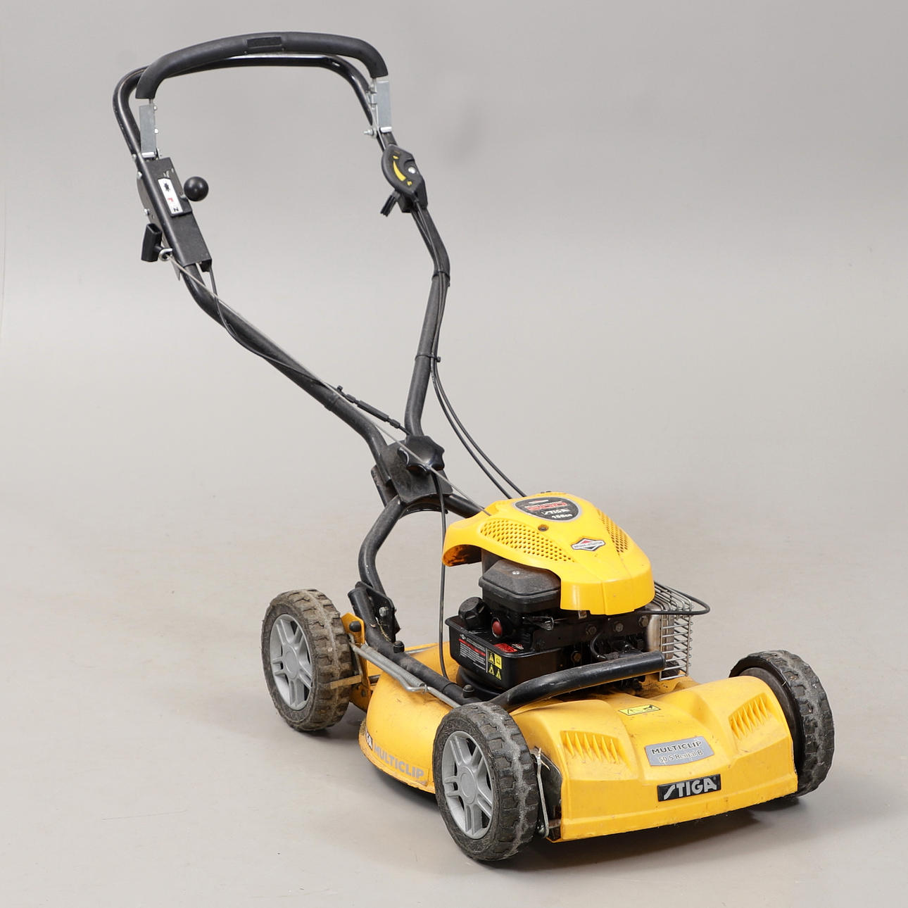MOTORRASENMÄHER Stiga Multiclip 50 S Vermietung B.