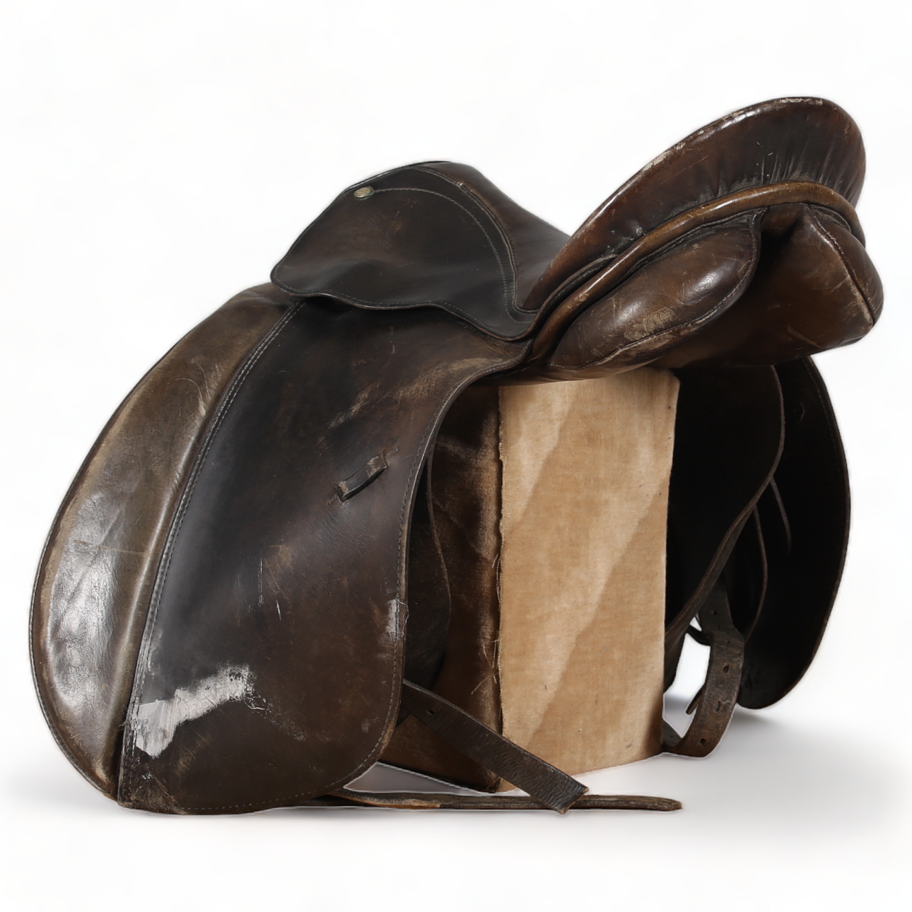 HÄSTSADLAR, 3 st, 1900-talet. Övrigt - Övrigt - Auctionet