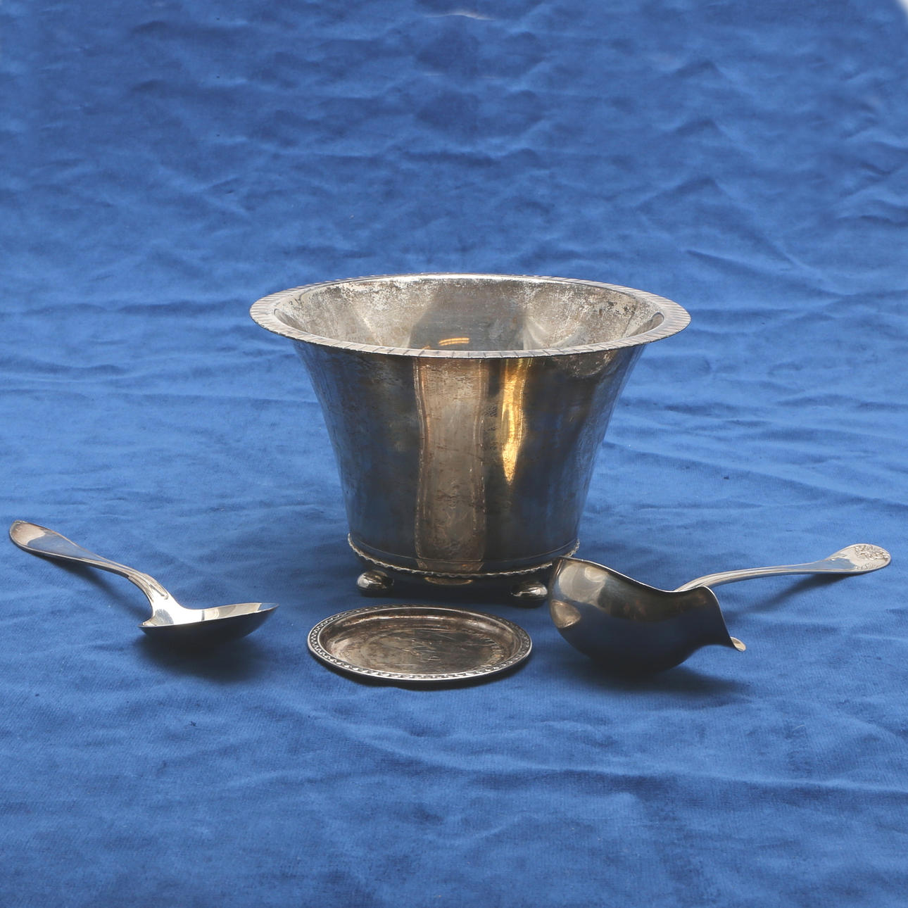 DIVERSE SILVERFÖREMÅL, 4 st, vikt ca 360 gram, Guldsmedsaktiebolaget i Stockholm.