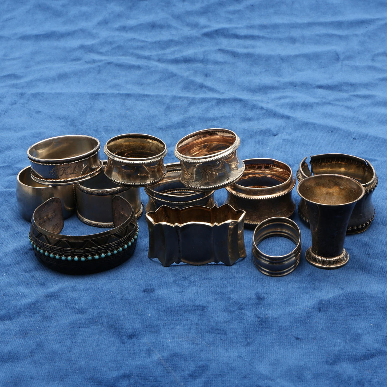 DIVERSE SILVERFÖREMÅL, 15 st, vikt ca 225 gram, mestadels utländskt.