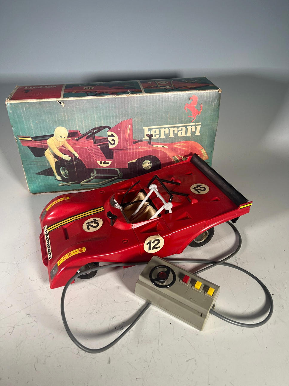 PIko Ferrari 312 PB mit Fernbedienung.