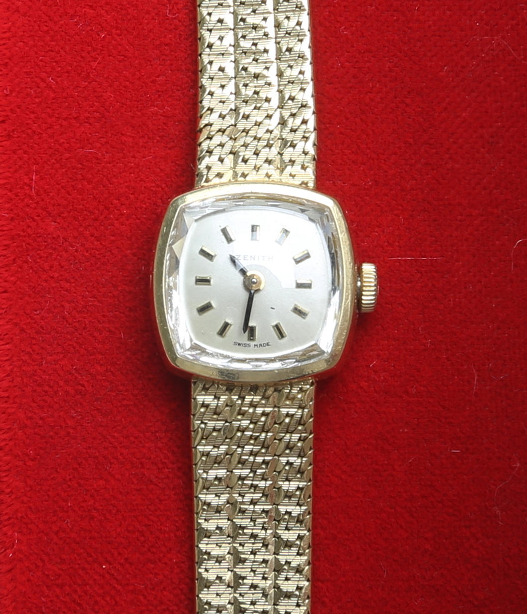 DAMUR, Zenith, 18 k guld.