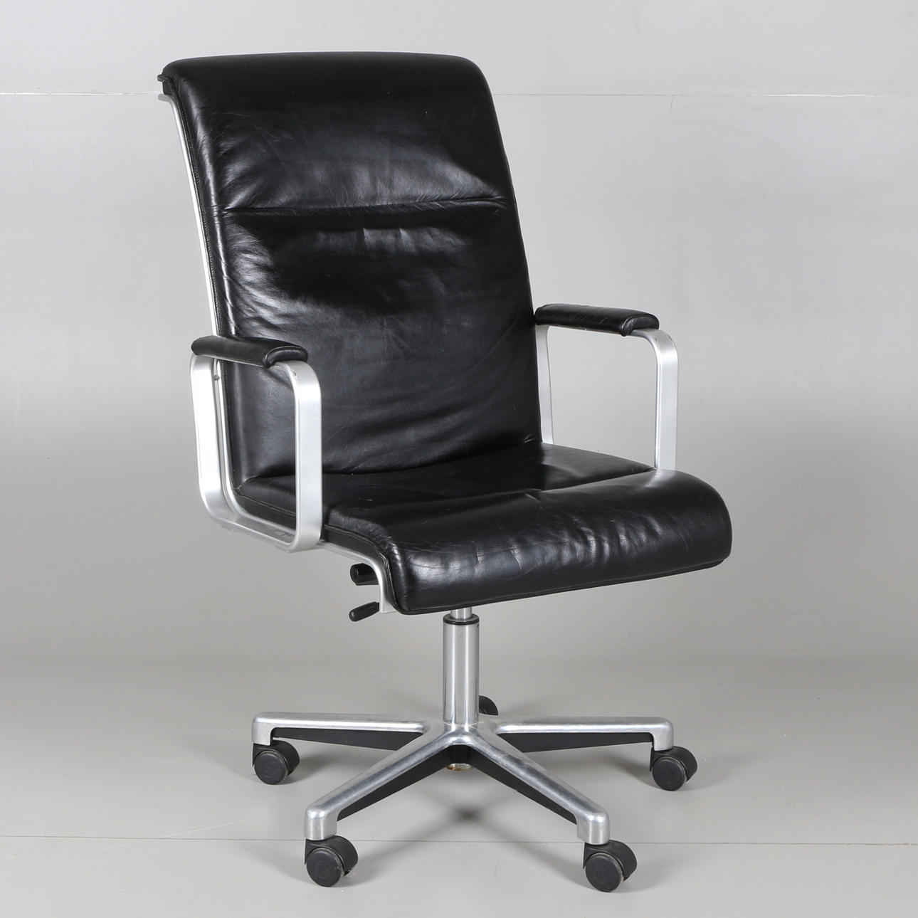 KARL ERIK EKSELIUS. KONTORSSTOL, etikettmärkt, JOC Möbel AB Vetlanda.