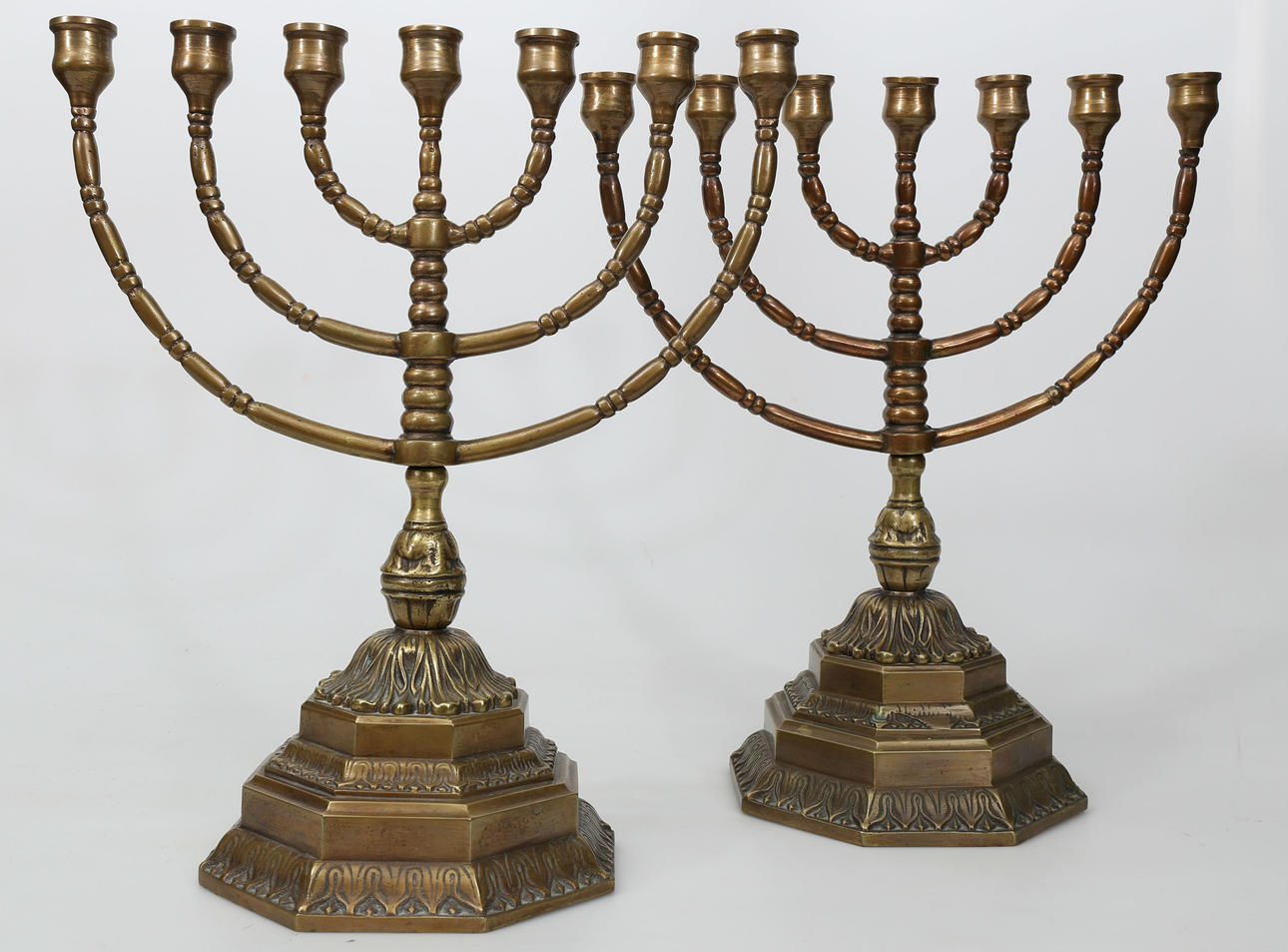 TITUSLJUSSTAKAR, metall, 2 stycken, 7-armade, 1900-talets mitt.