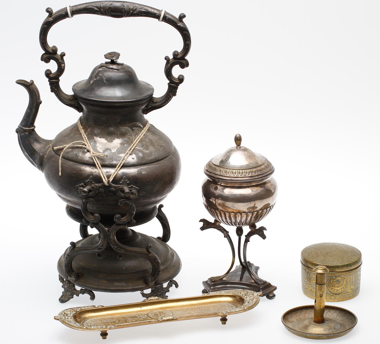 RÖKSET, 3 delar, gulmetall, SOCKERSKÅL och TESAMOVAR, vitmetall.