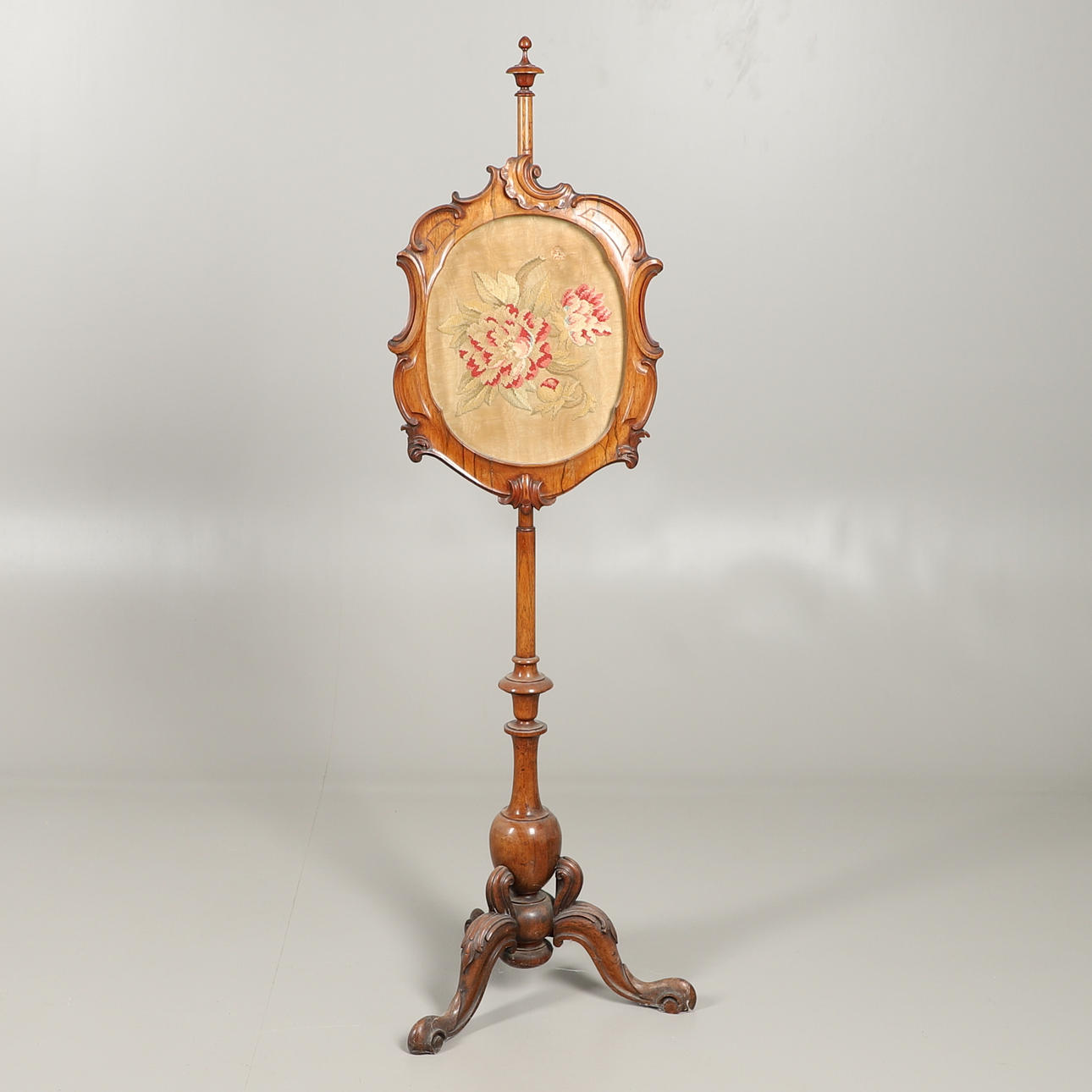 MAMPARA DE POSTE DE PALISANDRO VICTORIANO.