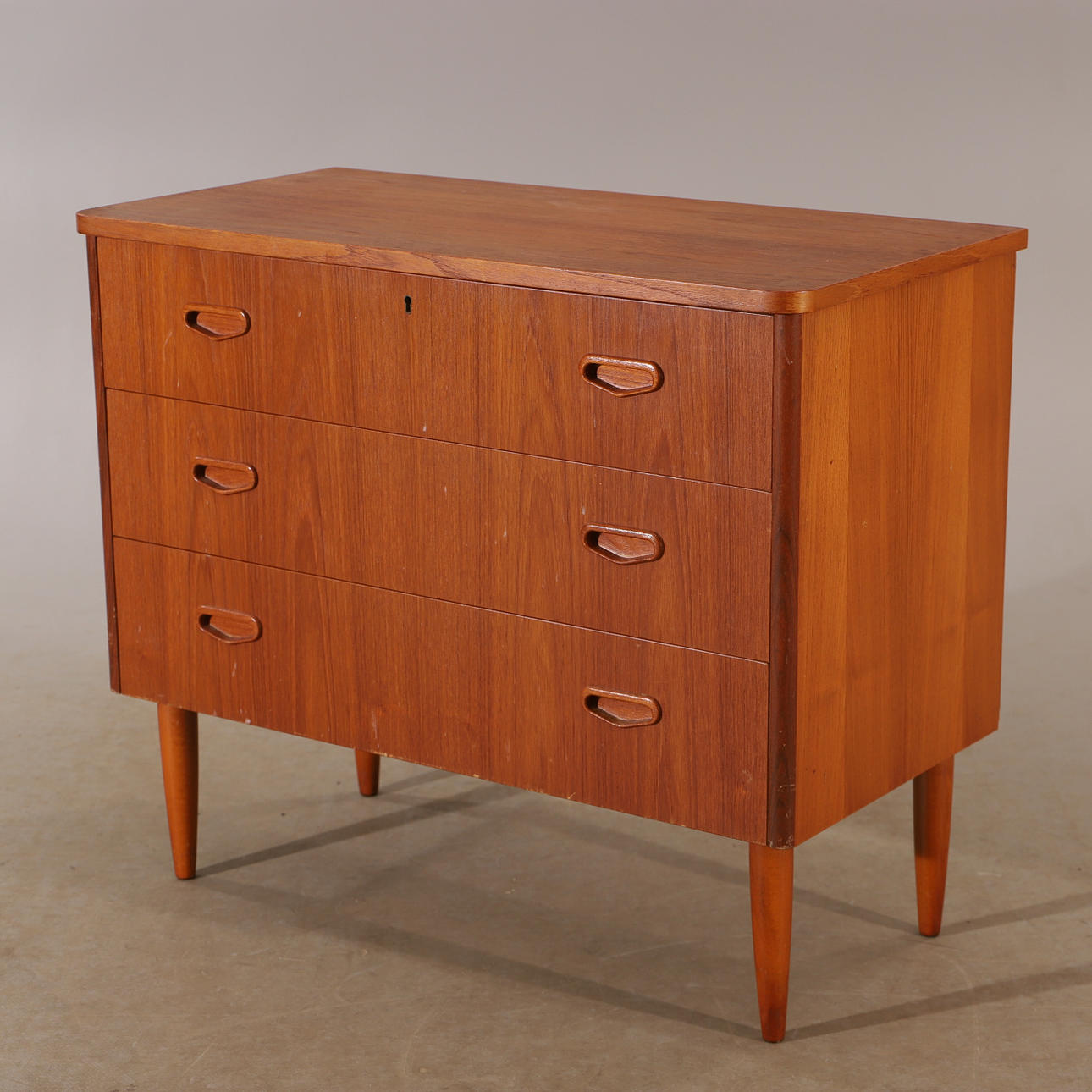 BYRÅ, 3-lådig, teak, 1900-talets mitt.