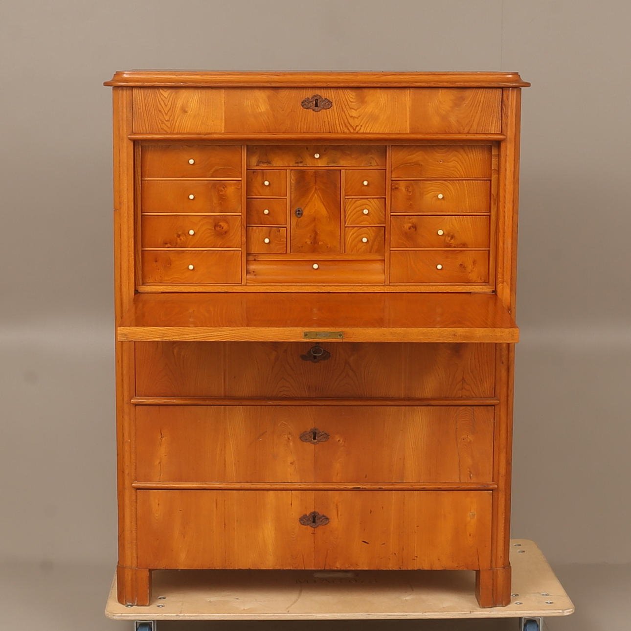 CHIFFONJÉ, 1800-tal.