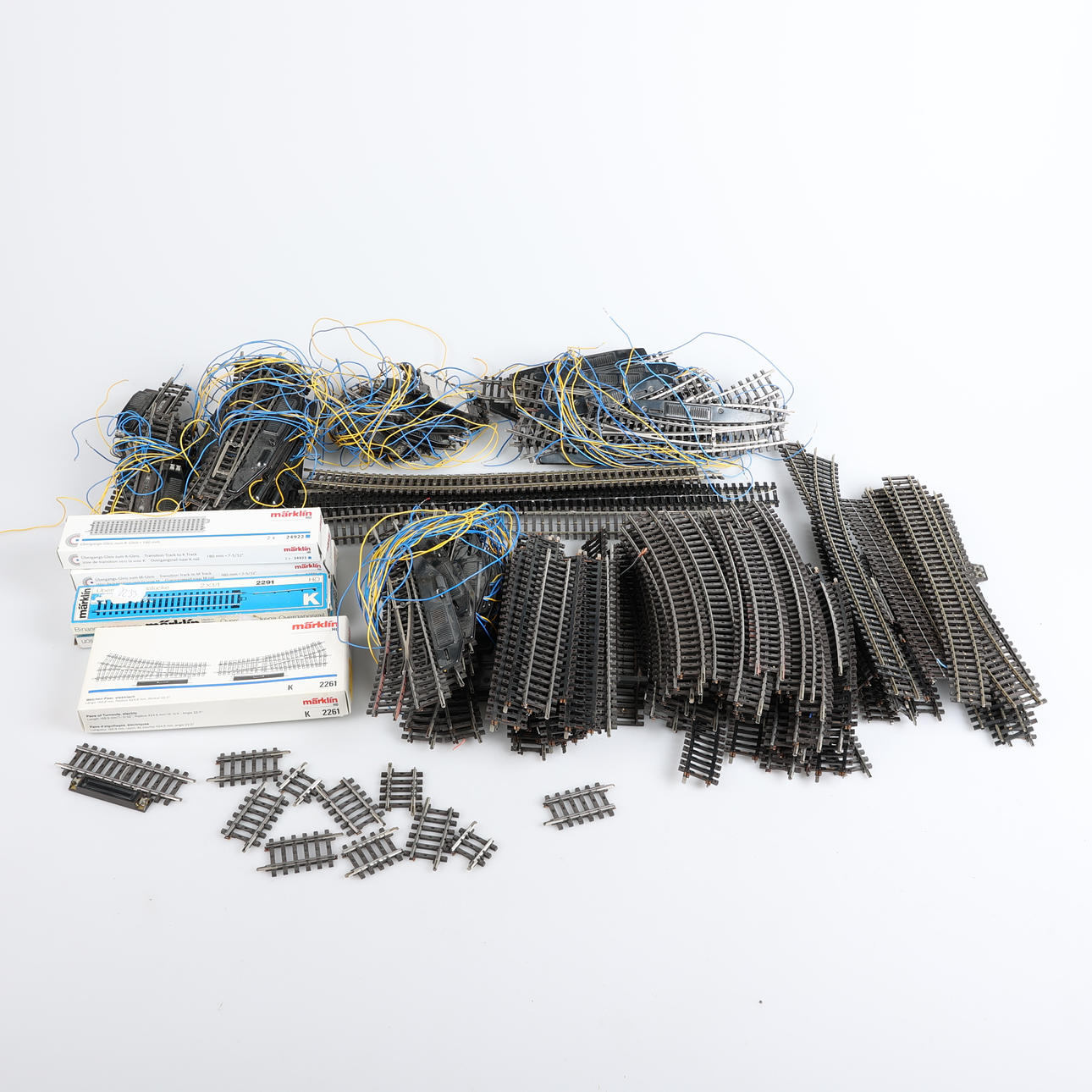 MÄRKLIN, rieles de tren, aproximadamente 176 piezas, década de 1900.