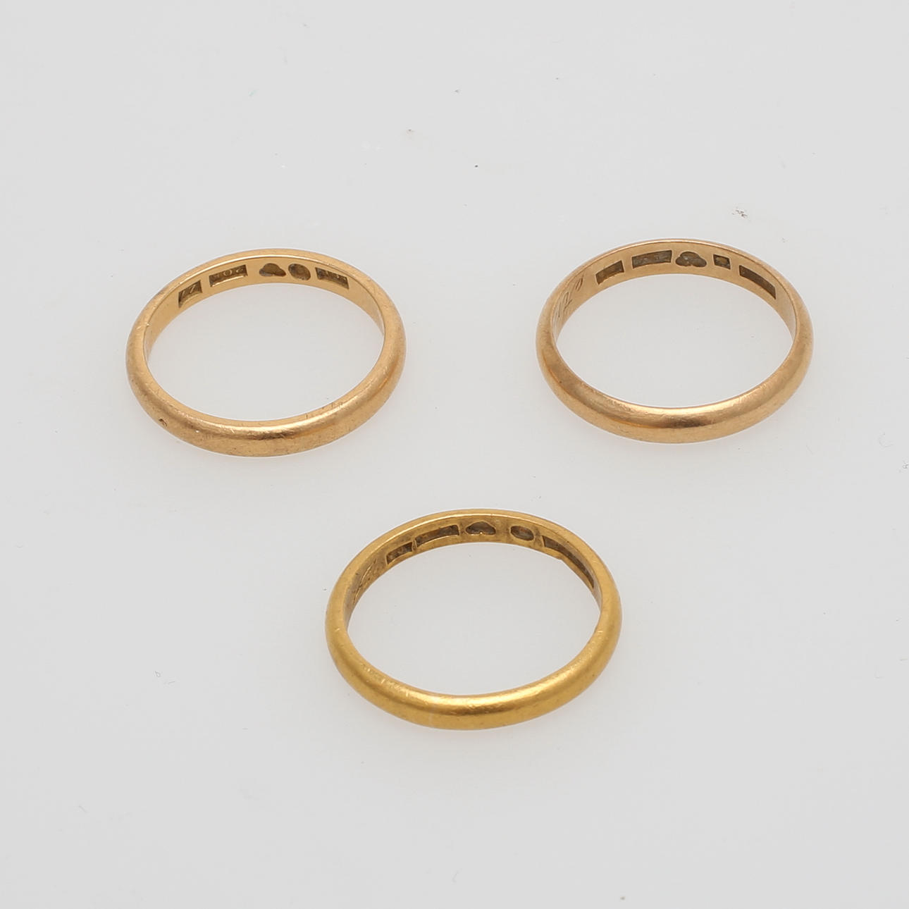 ALLIANSRINGAR, 3 st; 2 st guld 18 K samt 1 st 20 K, vikt 14,3.