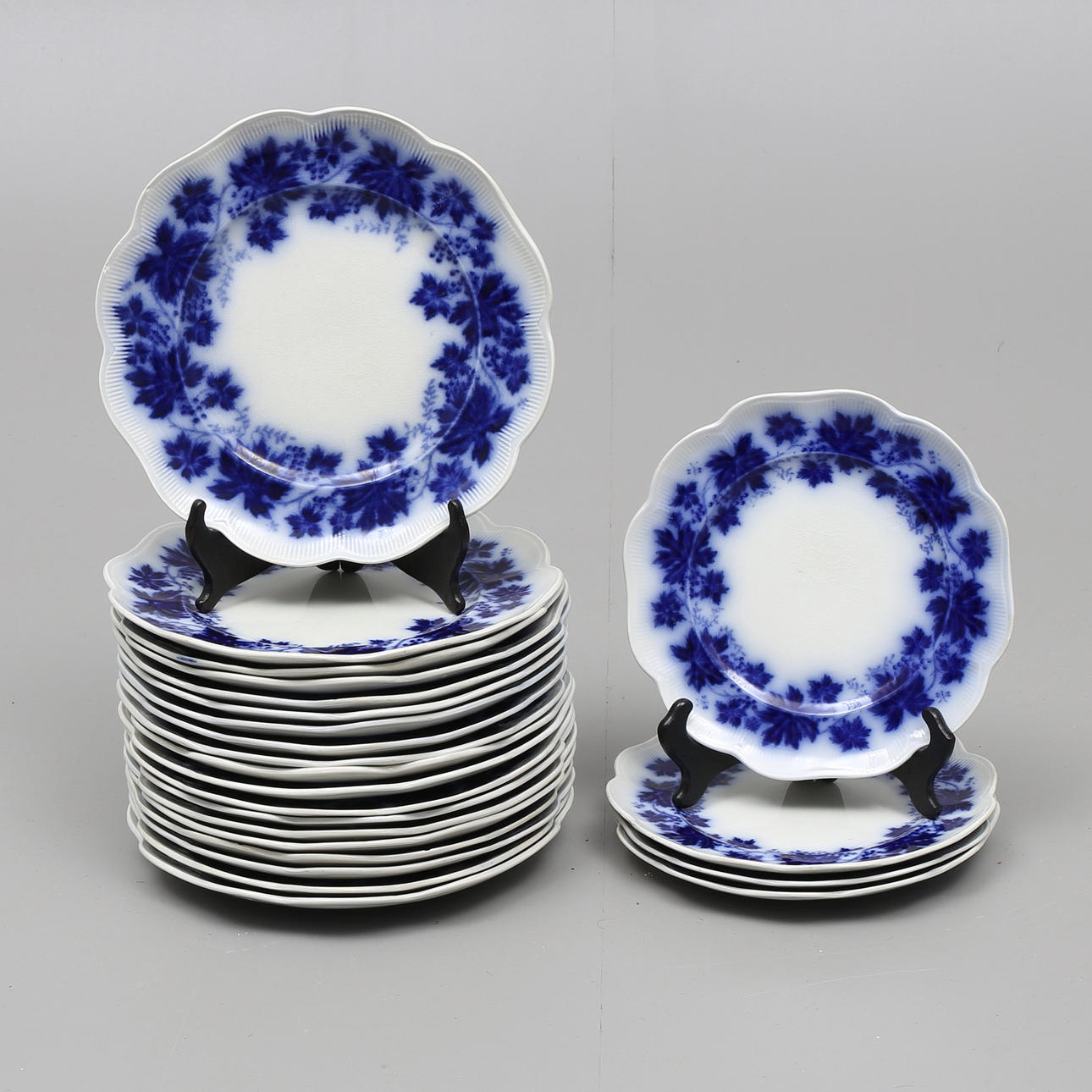 SERVISDELAR, 23 st, "Vinranka", Arthur Percy, Gefle.