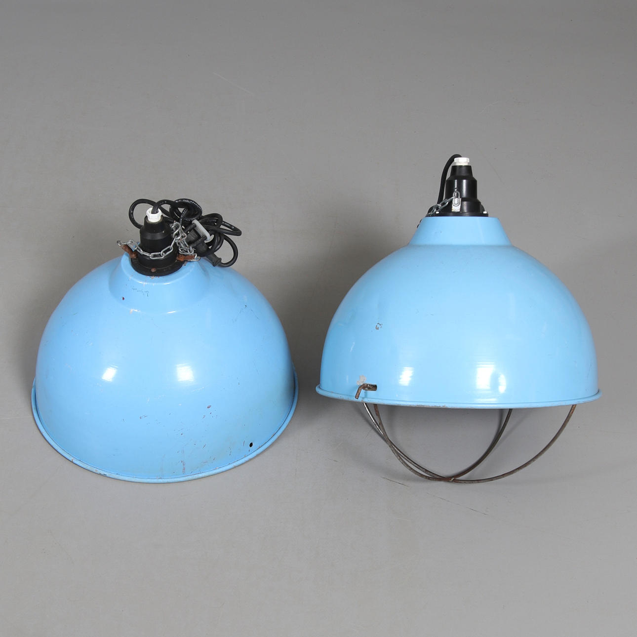 INDUSTRI/GRISLAMPOR, ett par, 1900-tal.