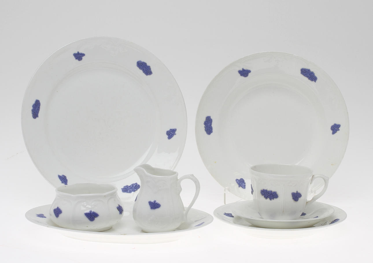 SERVISDELAR, 33, "Blå Blom", benporslin, Gustavsberg.