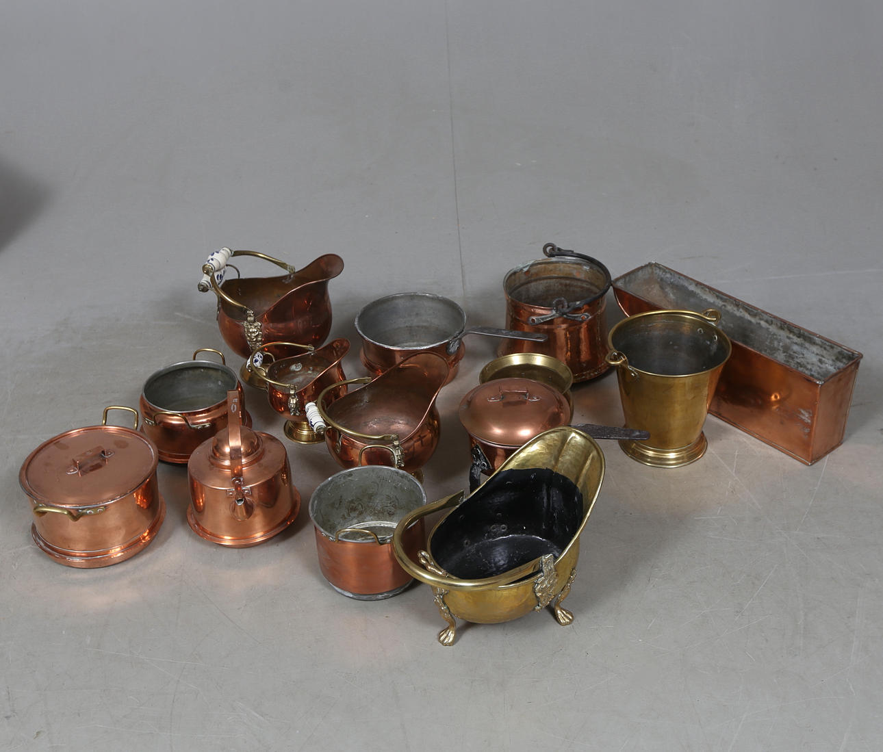 COPPER AND BRASS OBJECTS, 20th century.