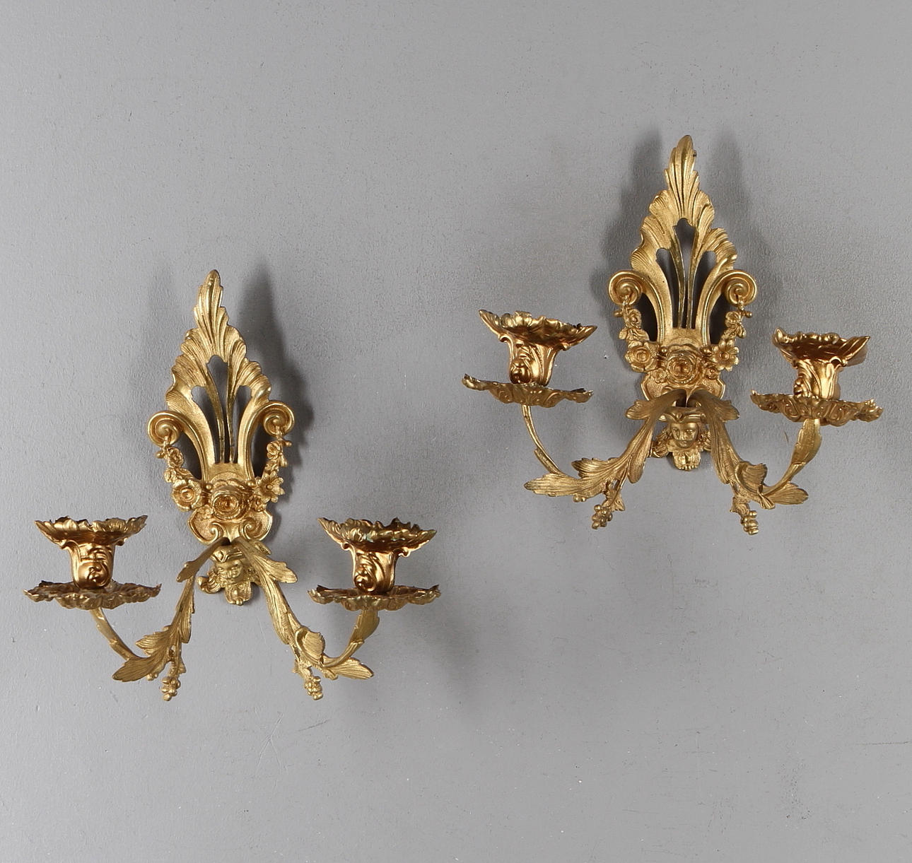 VÄGGAPPLIQUER,1 par, förgylld mässing, oskarianska, 1800-talets sista hälft.