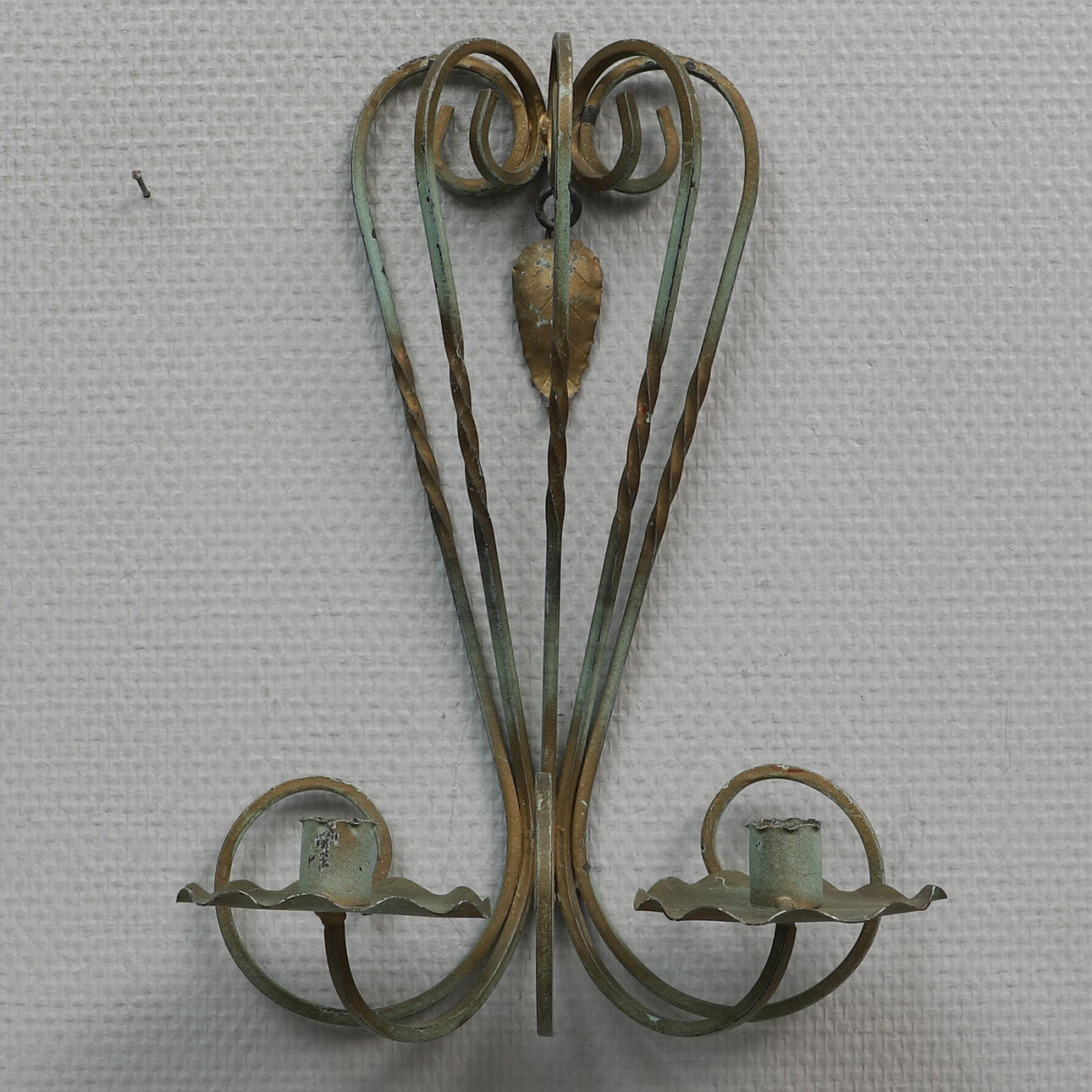 LAMPETT, järn, smide, 2 ljushållare, 1900-tal.