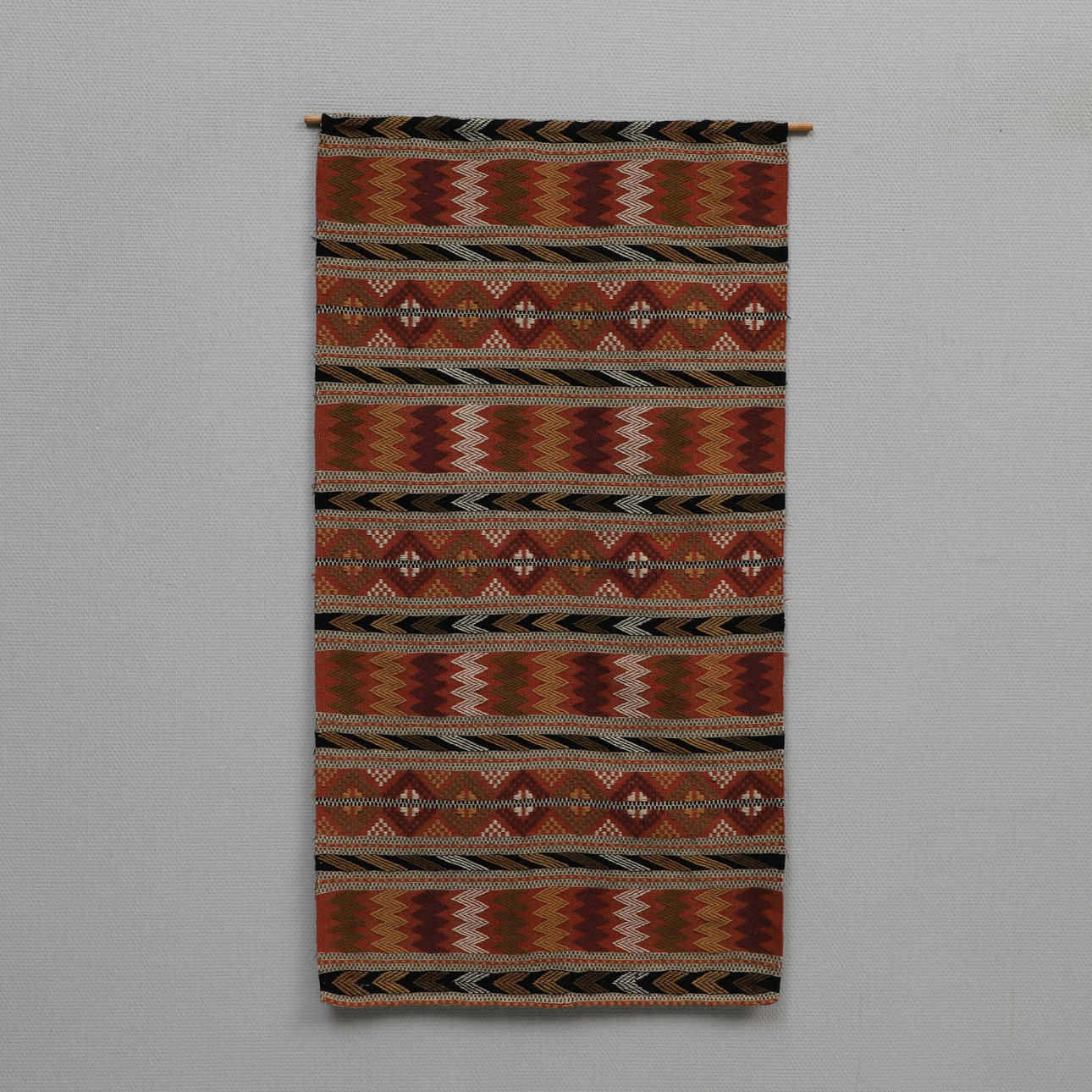 BOND, kilim, aprox.120x64,5 cm.