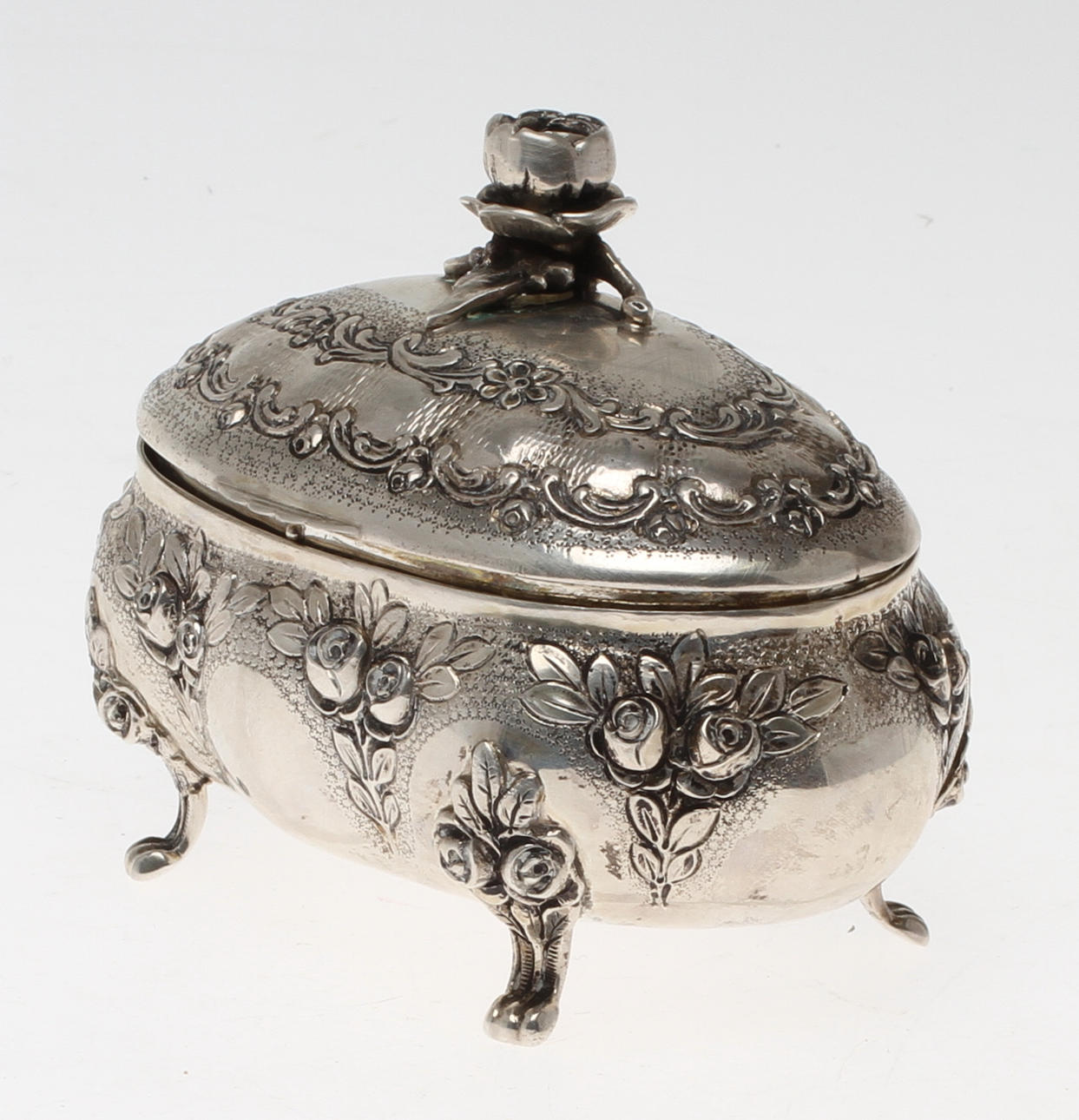 SOCKERSKRIN, silver, rokokostil, med invändig förgyllning.