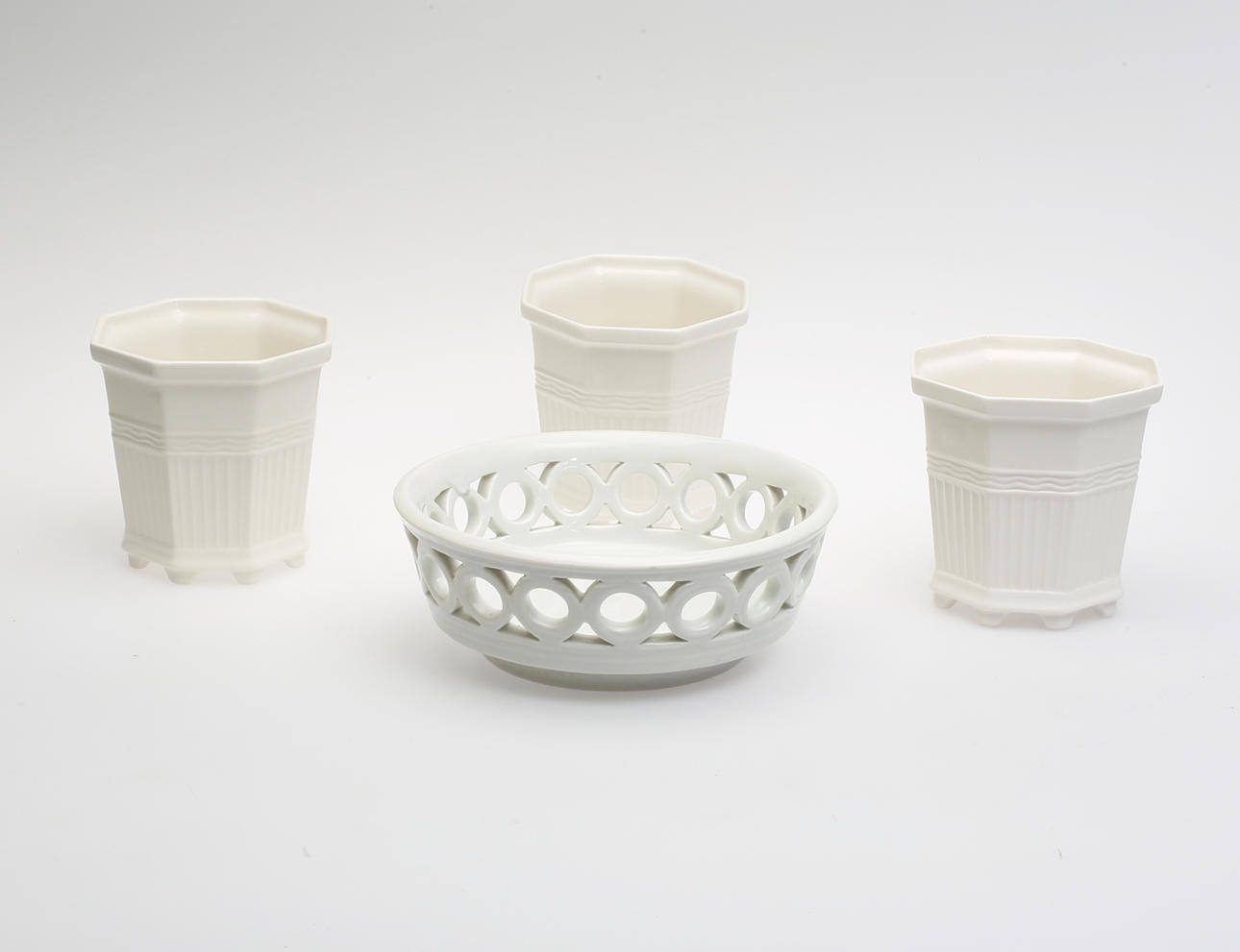 YTTERFODER, 4 st, Prins Eugens Waldermarsudde, Rörstrand samt Gustafsberg.