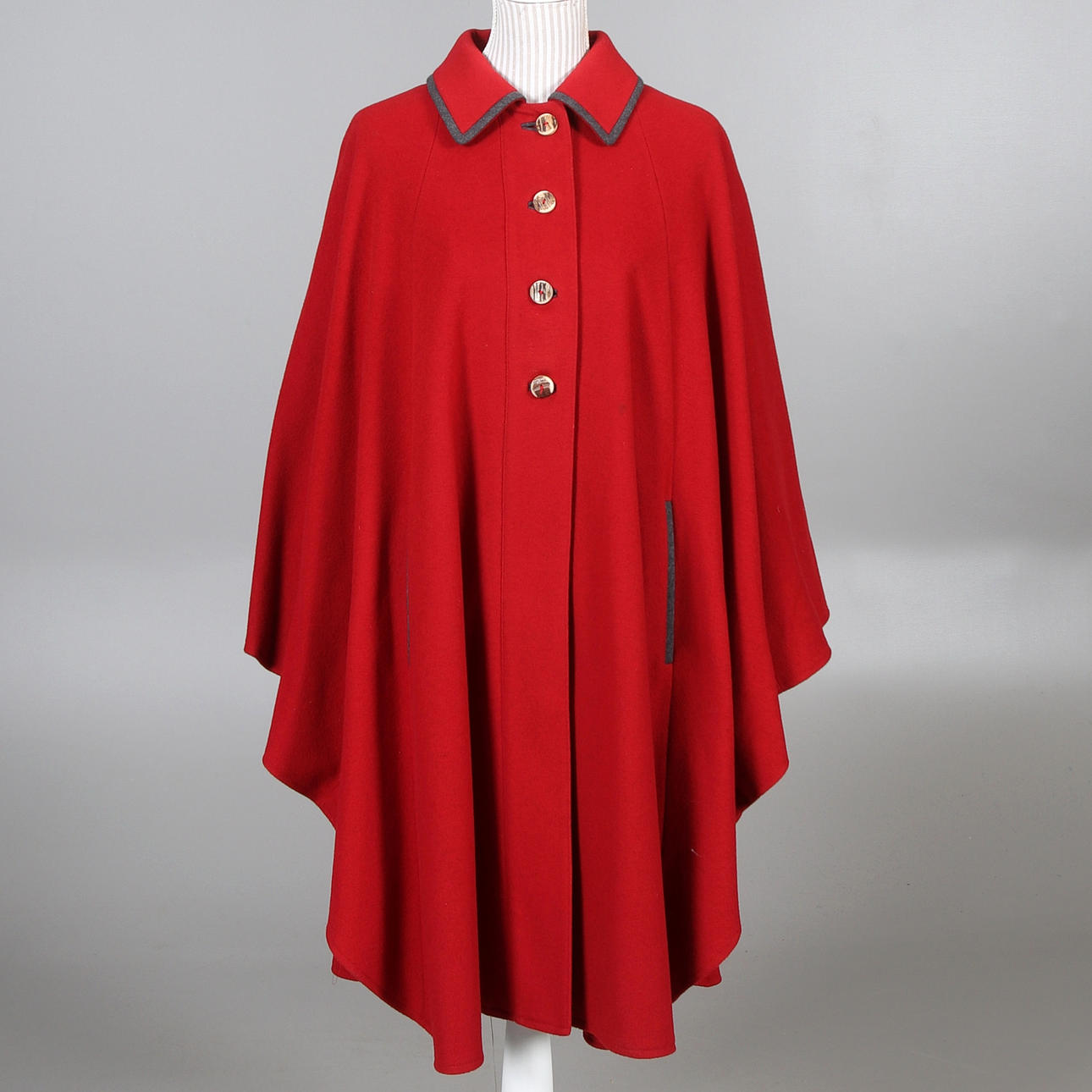 CAPE, wool, cashmere, Maximilian Steinbock. Size 38.