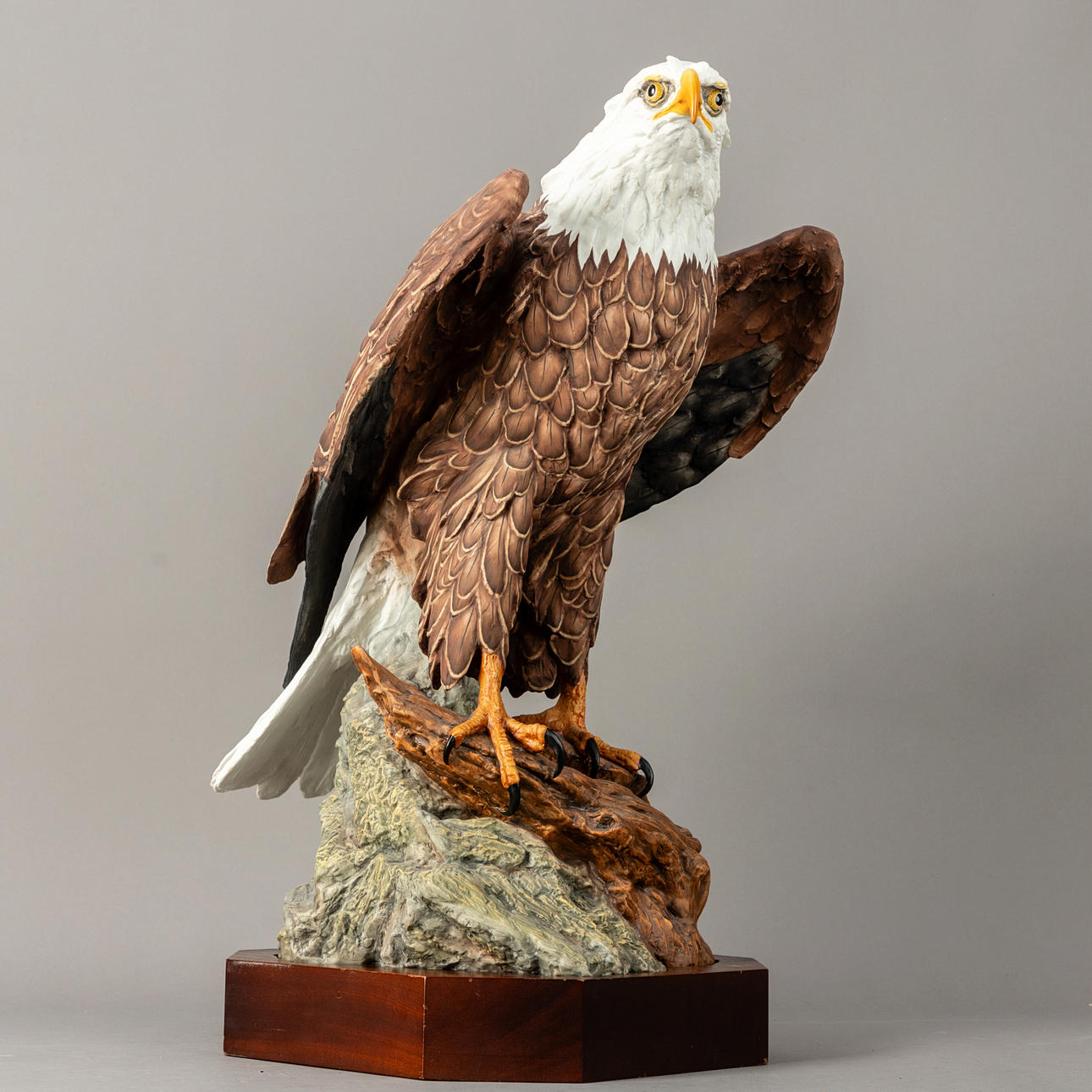 TAY (1915-1991) GIUSEPPE TAGLIARIOL. Bald eagle, Kaiser Porcelain