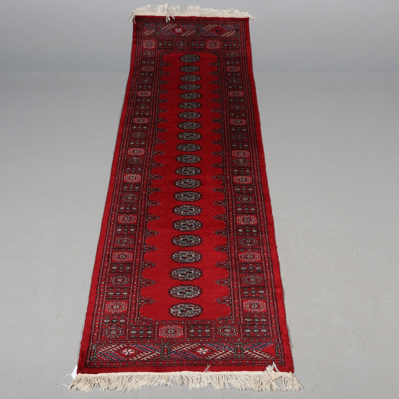 TÆPPE, håndknyttet, Pakistan.