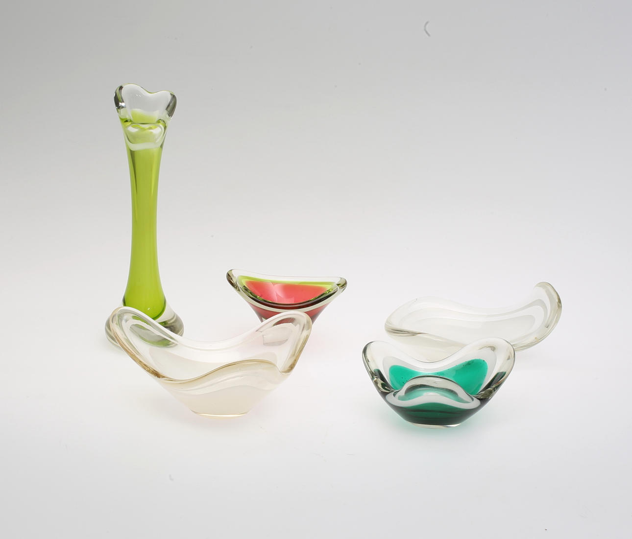 KONSTGLAS, 5 delar, "Coquille", Flygsfors, signatur.