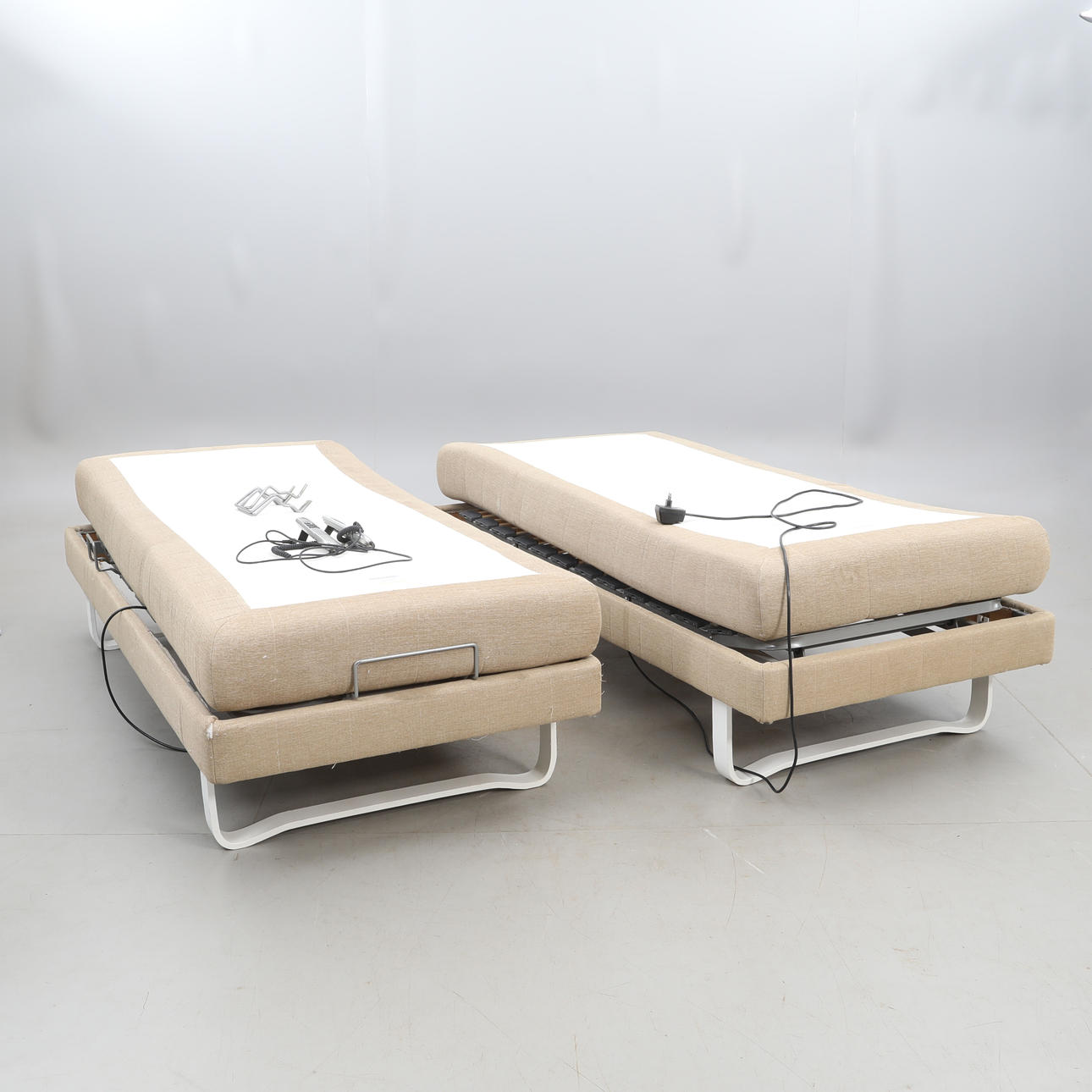 CAMA SUECA, ajustable o reversible.