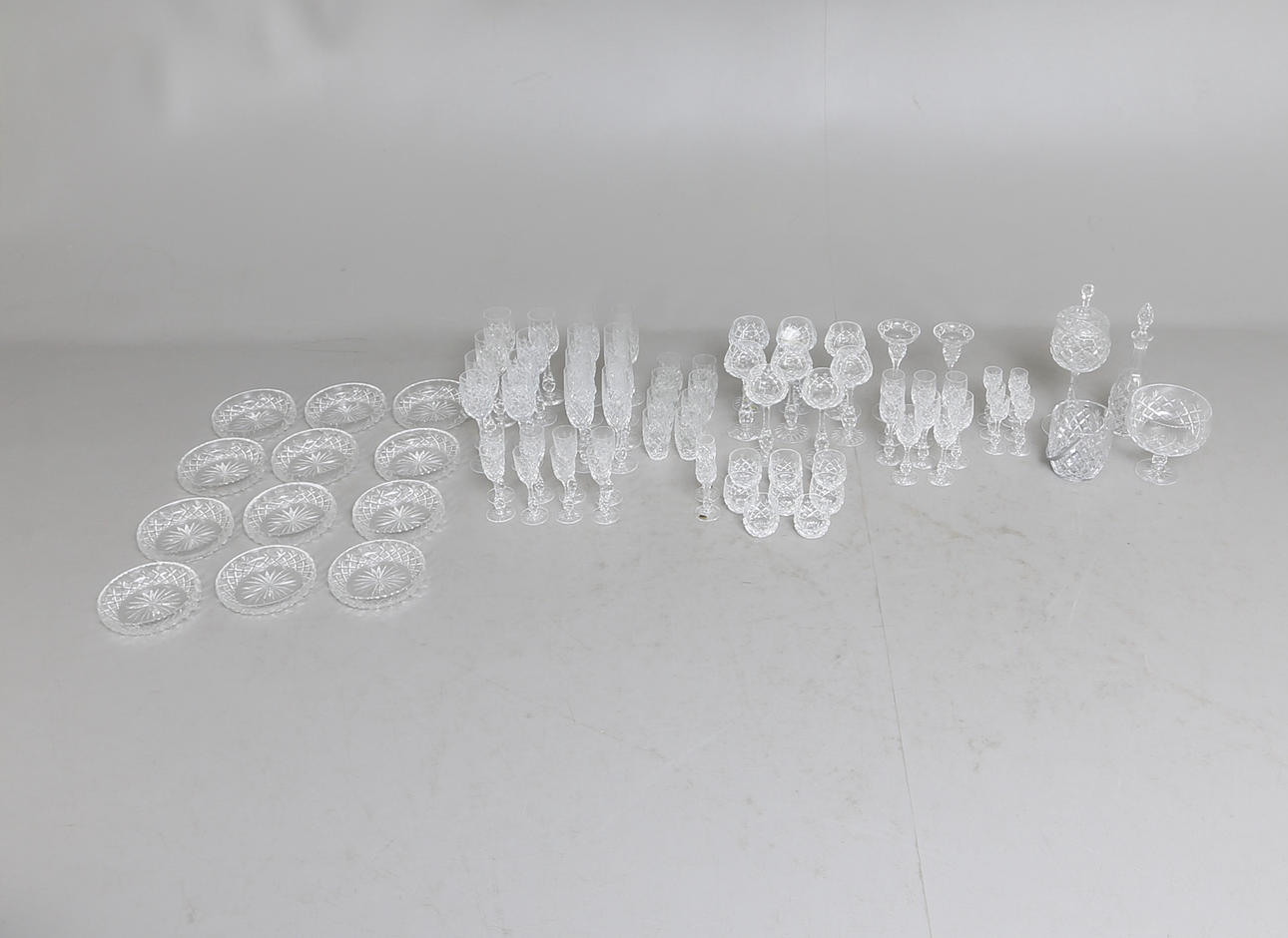 GLASSERVIS, 82 delar, Pompadour, Boda, 1900-tal.