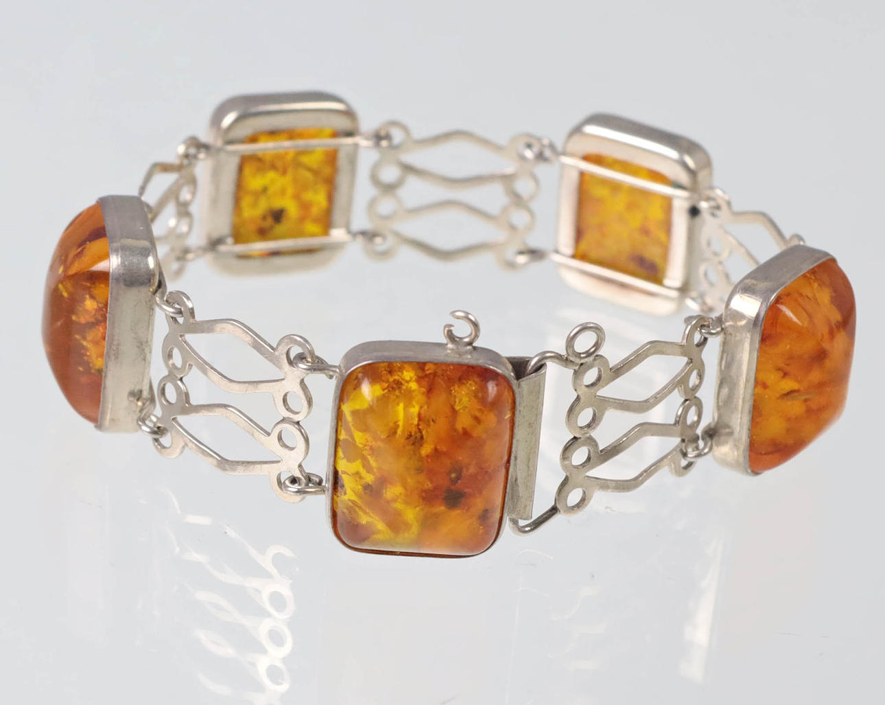 BÄRNSTENSARMBAND, 835 silver.