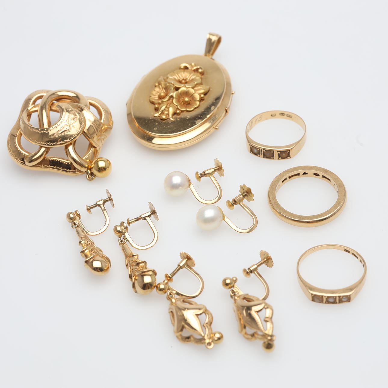 A Collection JEWELRY gold 18K.