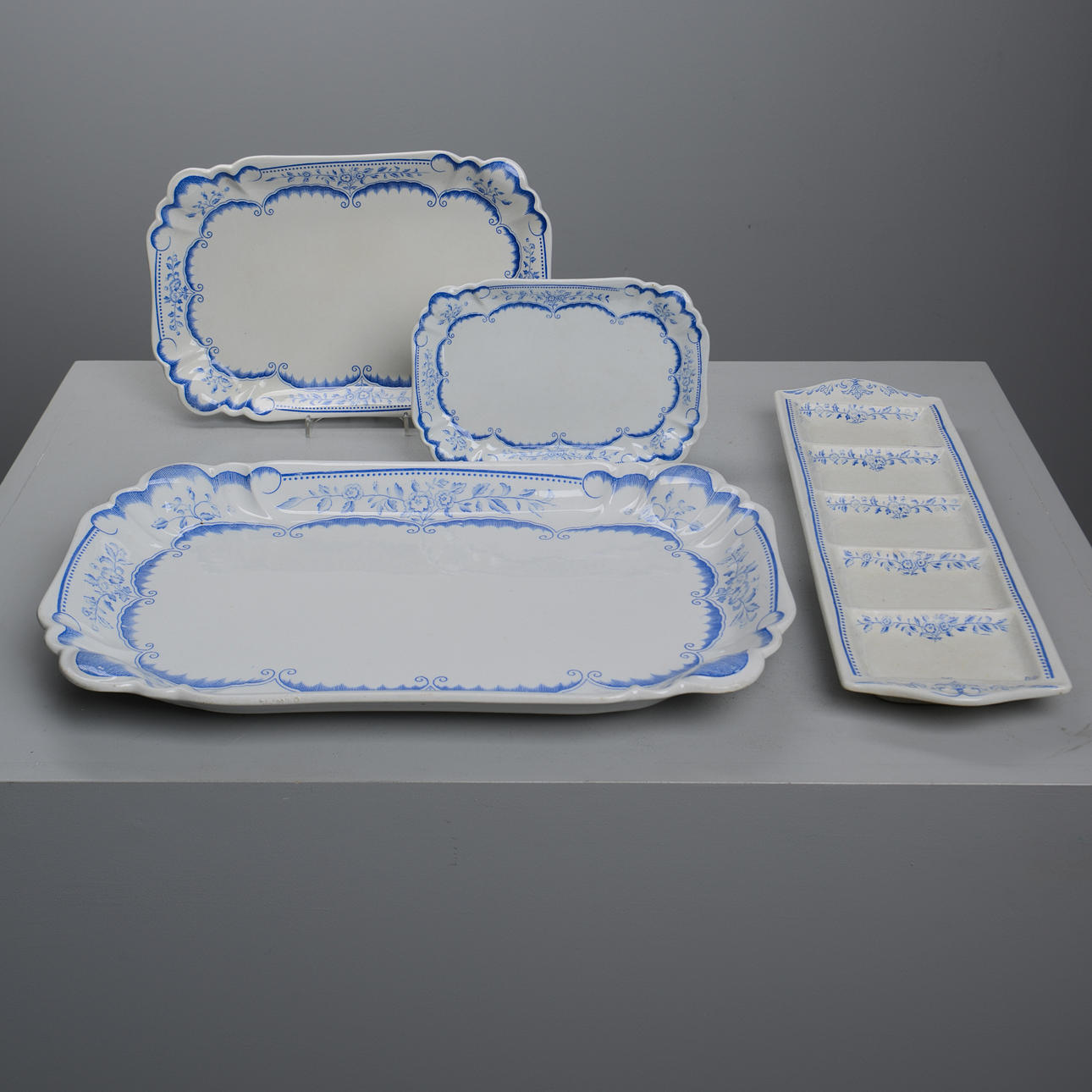 SERVERINGSFAT, 4 st, "Rococo", Gustavsberg, 1892-1927.