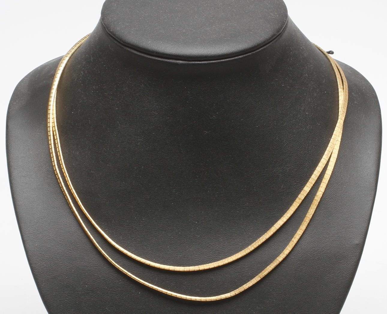 COLLIER, 18k guld, vikt ca 35 gram.